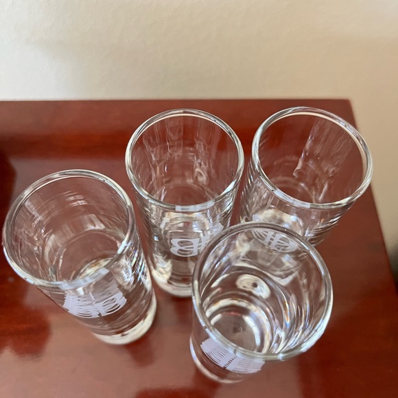 Set of 4 Etched B&B Cordial Glasses - Picture 5 of 6